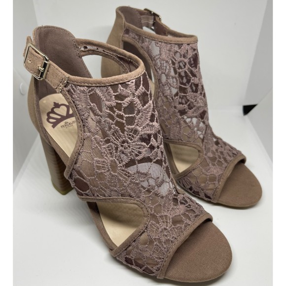 FERGALICIOUS Maddox Dusty Lace Block Heels Sandals - Picture 5 of 10